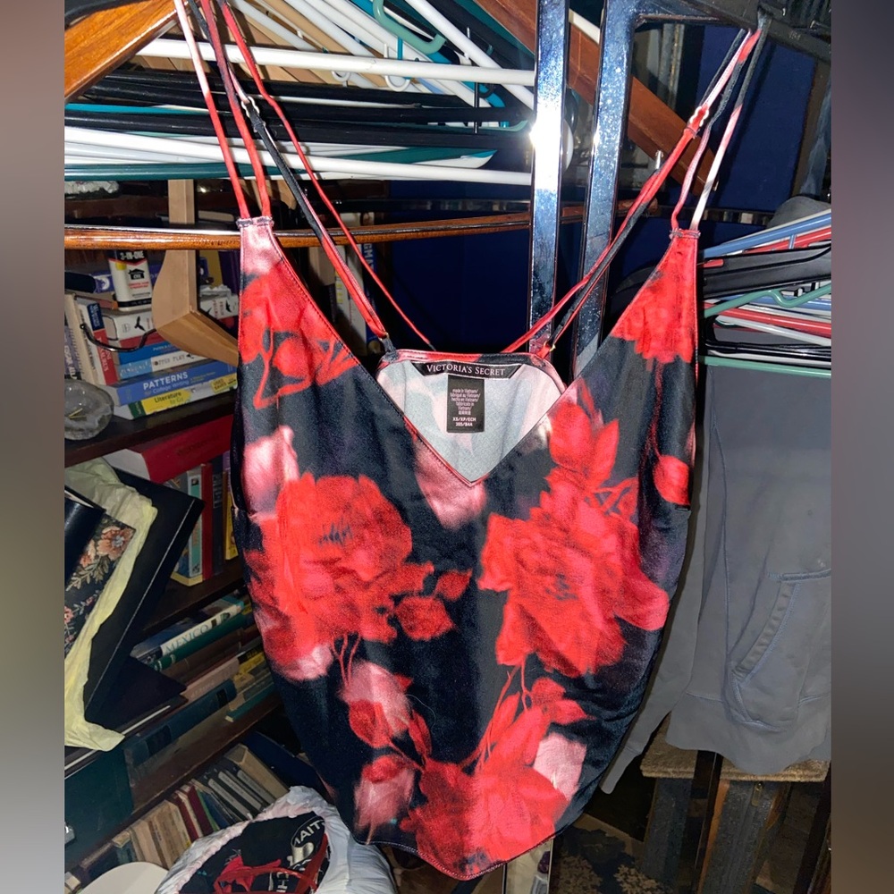 Floral victorias secrets top